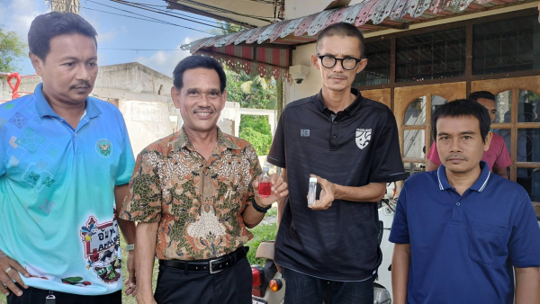 ร่วมทดสอบน้ำ โดยใช้ชุดทดสอบโคลีฟอร์มแบคทีเรีย อ11 และชุดทดสอบคลอรีนอิสระคงเหลือในน้ำ อ31