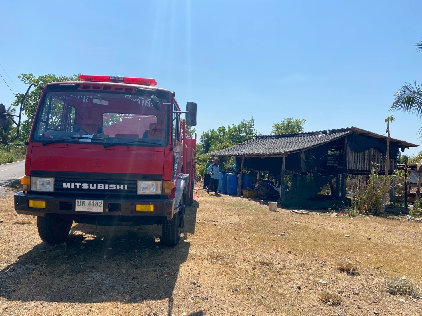 งานป้องกันฯ ยังคงบริการประชาชน ส่งน้ำอุปโภค-บริโภค 🚒💦