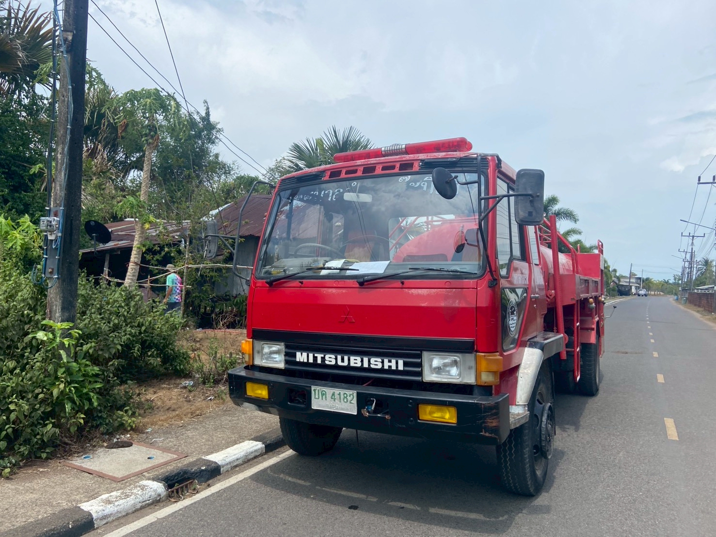 งานป้องกันฯ บริการประชาชน ส่งน้ำอุปโภค-บริโภค 🚒💦
วันที่ 9 เมษายน  2569 นายยาหยา หลังจิ นายกเทศบาลตำบลเจ๊ะบิลัง